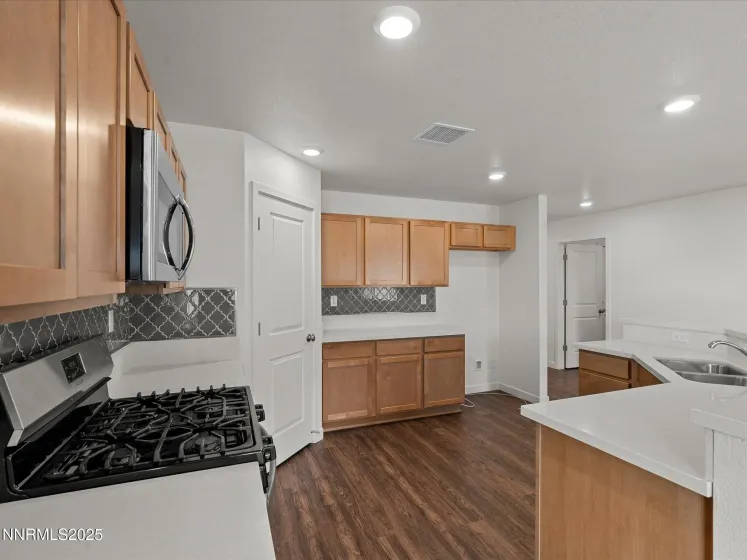 214 Green, Dayton, Nevada 89403, 3 Bedrooms Bedrooms, ,2 BathroomsBathrooms,Residential,Residential,Green,250057932