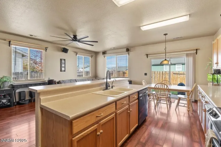 9965 Moondust, Reno, Nevada 89506, 3 Bedrooms Bedrooms, ,2 BathroomsBathrooms,Residential,Residential,Moondust,250057934