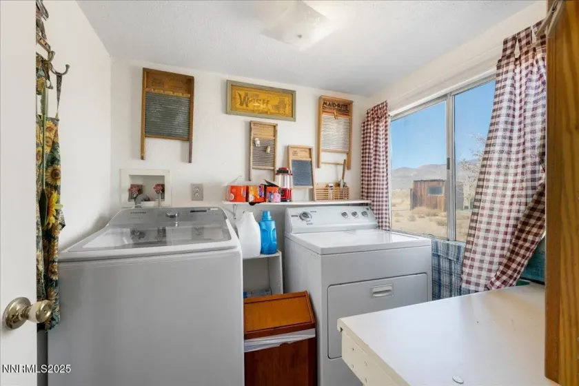 9320 Iroquois, Stagecoach, Nevada 89429, 3 Bedrooms Bedrooms, ,1 BathroomBathrooms,Residential,Residential,Iroquois,250057909