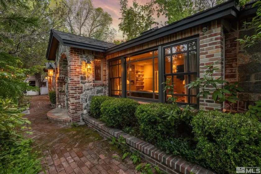 1555 Marsh, Reno, Nevada 89509, 4 Bedrooms Bedrooms, ,4 BathroomsBathrooms,Residential,Residential,Marsh,250006004