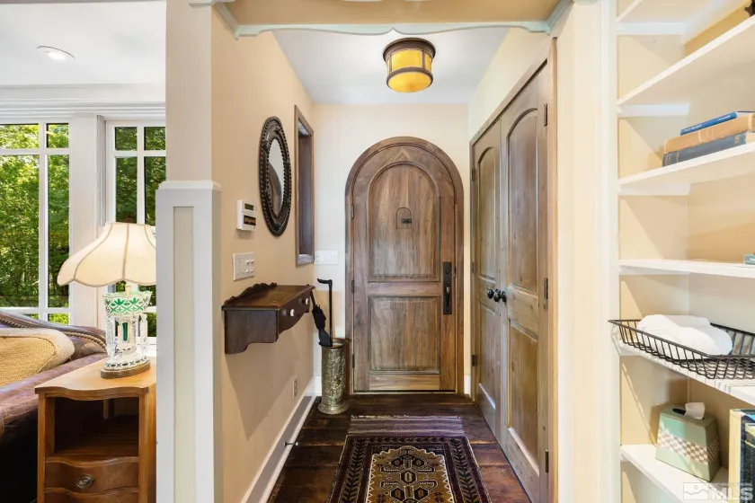 Detached building with heated floors currently used as a gym