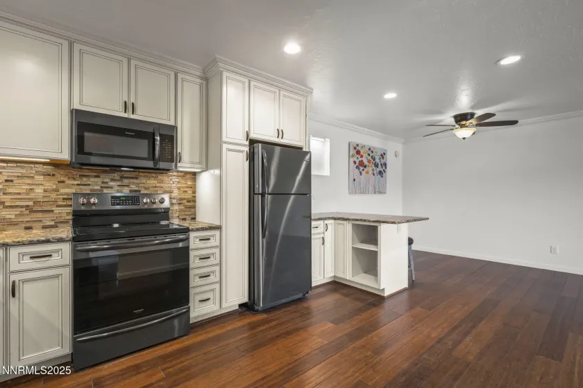 2845 Idlewild, Reno, Nevada 89509, 2 Bedrooms Bedrooms, ,1 BathroomBathrooms,Residential,Residential,Idlewild,250057952