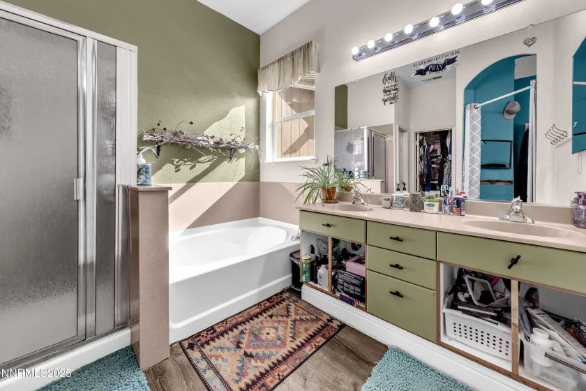 7440 Ash Springs, Sparks, Nevada 89436, 4 Bedrooms Bedrooms, ,2 BathroomsBathrooms,Residential,Residential,Ash Springs,250057954