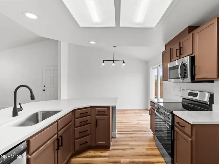 1286 Currycomb, Minden, Nevada 89423, 4 Bedrooms Bedrooms, ,3 BathroomsBathrooms,Residential,Residential,Currycomb,250055684