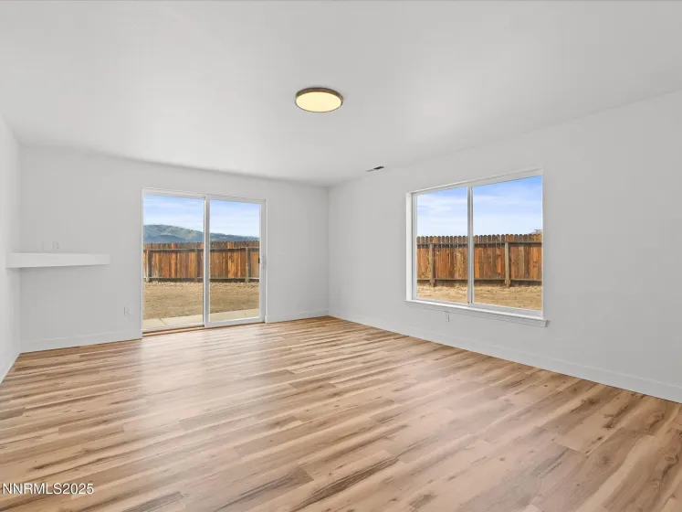 1286 Currycomb, Minden, Nevada 89423, 4 Bedrooms Bedrooms, ,3 BathroomsBathrooms,Residential,Residential,Currycomb,250055684