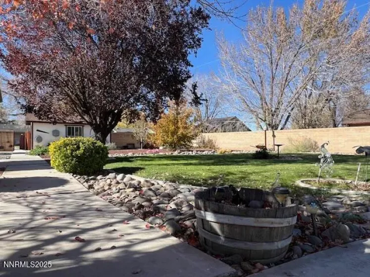 71 NV-208, Yerington, Nevada 89447, 2 Bedrooms Bedrooms, ,2 BathroomsBathrooms,Residential,Residential,NV-208,250057957