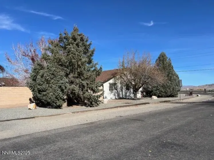 71 NV-208, Yerington, Nevada 89447, 2 Bedrooms Bedrooms, ,2 BathroomsBathrooms,Residential,Residential,NV-208,250057957