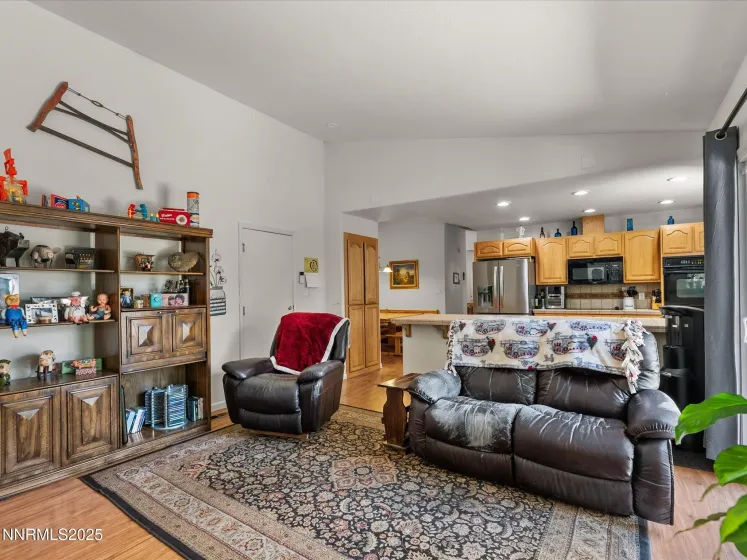 4748 Pradera, Sparks, Nevada 89436, 4 Bedrooms Bedrooms, ,2 BathroomsBathrooms,Residential,Residential,Pradera,250054590