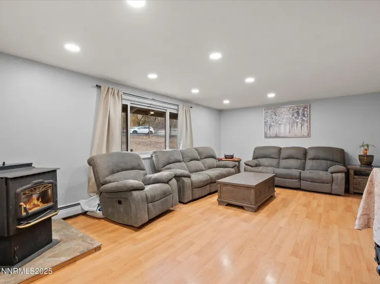 20890 Eaton, Reno, Nevada 89521, 4 Bedrooms Bedrooms, ,2 BathroomsBathrooms,Residential,Residential,Eaton,250057958