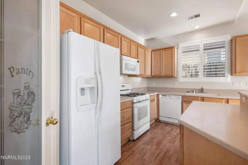 10492 Gold Trail, Reno, Nevada 89521, 2 Bedrooms Bedrooms, ,2 BathroomsBathrooms,Residential,Residential,Gold Trail,250057960