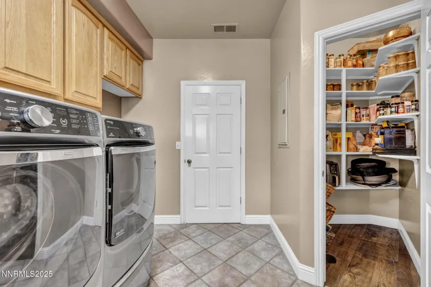 1839 Bitterbrush, Gardnerville, Nevada 89410, 6 Bedrooms Bedrooms, ,5 BathroomsBathrooms,Residential,Residential,Bitterbrush,250057961