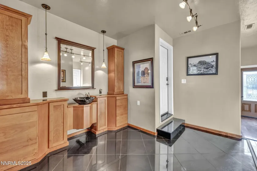 1839 Bitterbrush, Gardnerville, Nevada 89410, 6 Bedrooms Bedrooms, ,5 BathroomsBathrooms,Residential,Residential,Bitterbrush,250057961