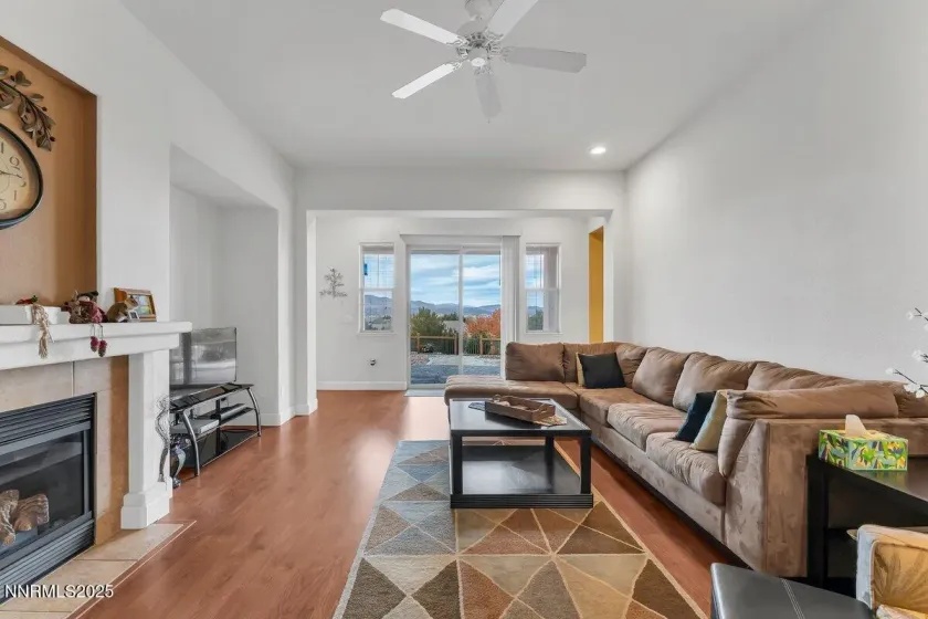 6090 Cielo, Sparks, Nevada 89436, 3 Bedrooms Bedrooms, ,2 BathroomsBathrooms,Residential,Residential,Cielo,250057965