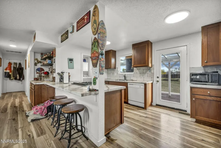 5680 Dolores, Sparks, Nevada 89436, 3 Bedrooms Bedrooms, ,2 BathroomsBathrooms,Residential,Residential,Dolores,250057969