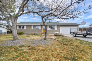 5680 Dolores, Sparks, Nevada 89436, 3 Bedrooms Bedrooms, ,2 BathroomsBathrooms,Residential,Residential,Dolores,250057969