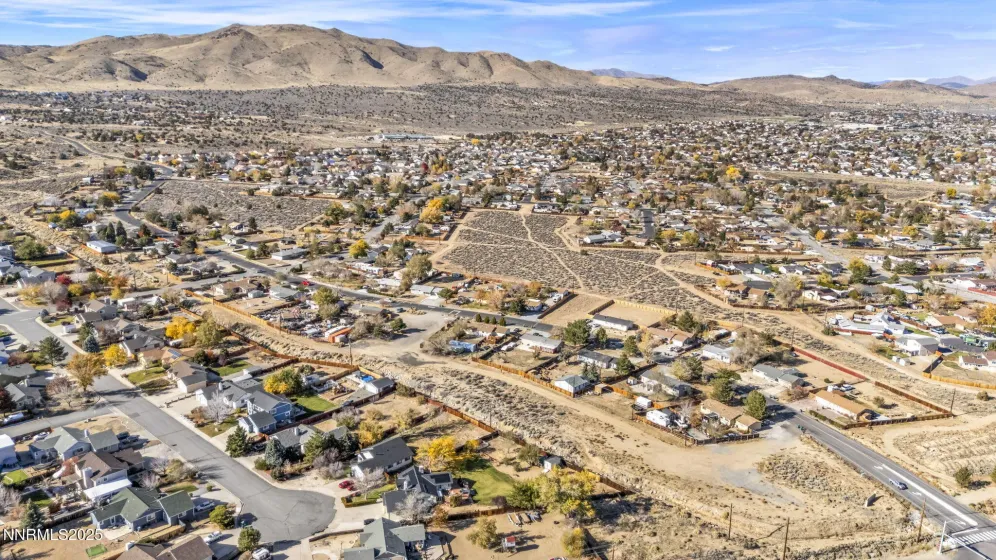 5680 Dolores, Sparks, Nevada 89436, 3 Bedrooms Bedrooms, ,2 BathroomsBathrooms,Residential,Residential,Dolores,250057969