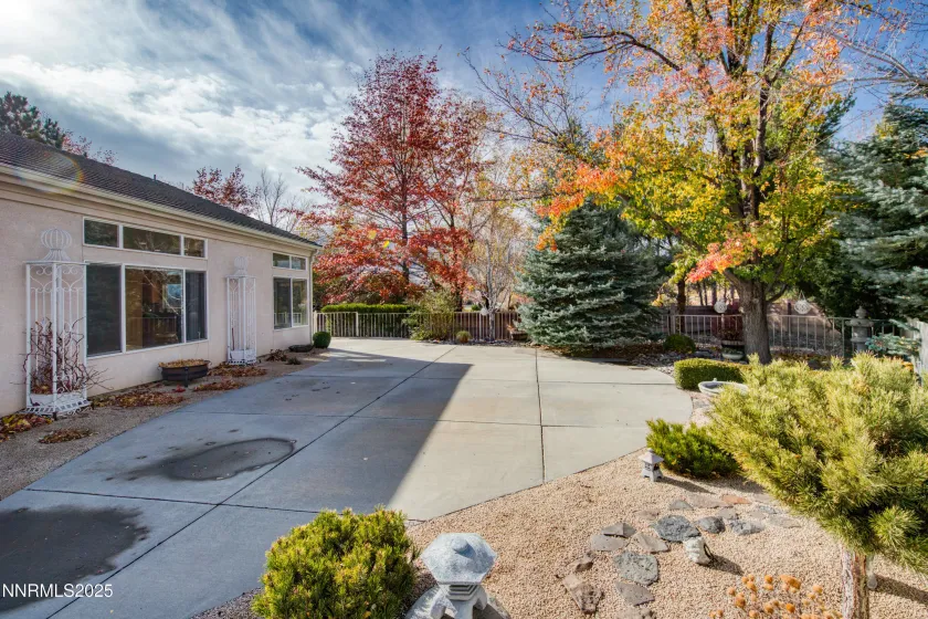 488 Sierra Leaf, Reno, Nevada 89511, 2 Bedrooms Bedrooms, ,2 BathroomsBathrooms,Residential,Residential,Sierra Leaf,250057975