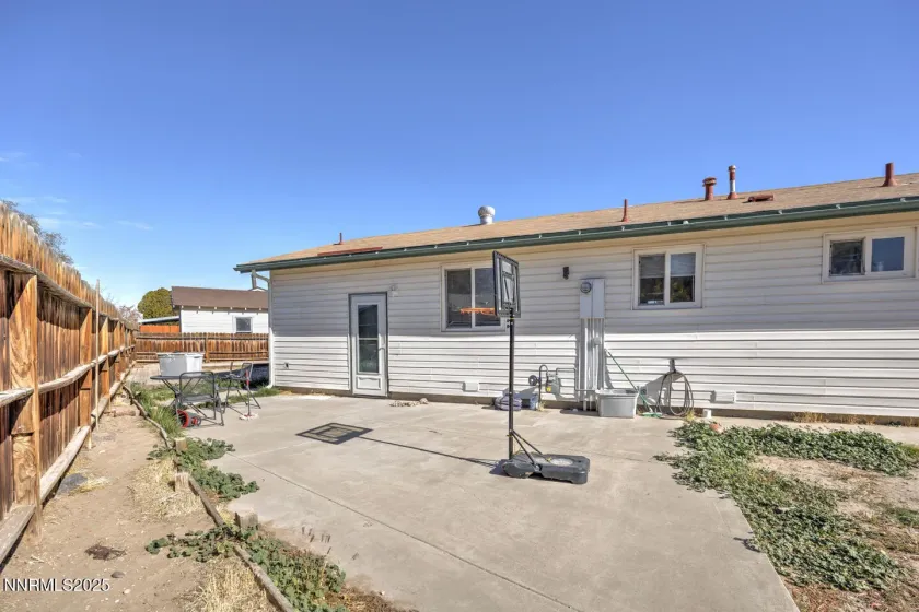 981 Mckay, Fallon, Nevada 89406, 3 Bedrooms Bedrooms, ,2 BathroomsBathrooms,Residential,Residential,Mckay,250057982