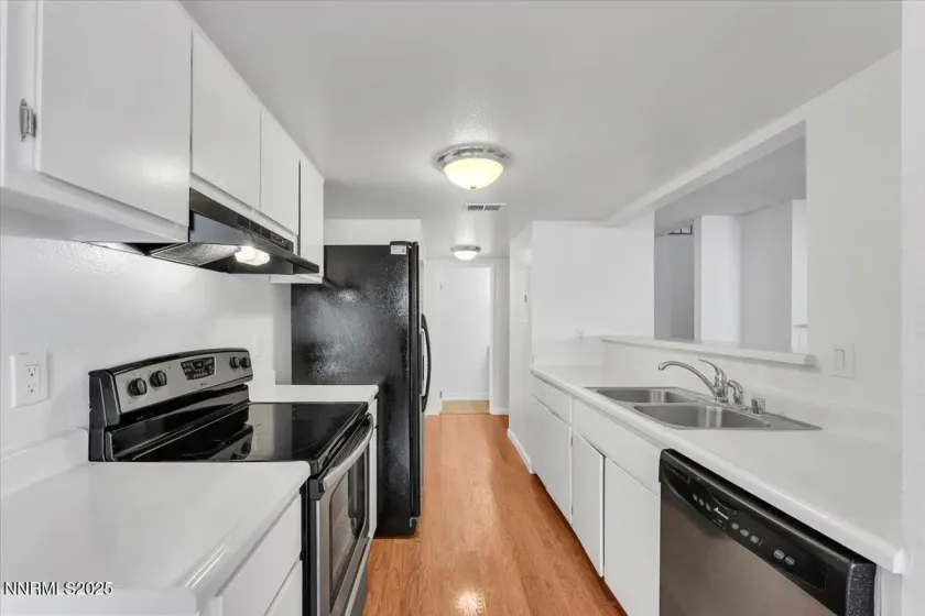 3230 Wedekind, Sparks, Nevada 89431, 2 Bedrooms Bedrooms, ,3 BathroomsBathrooms,Residential,Residential,Wedekind,250057983