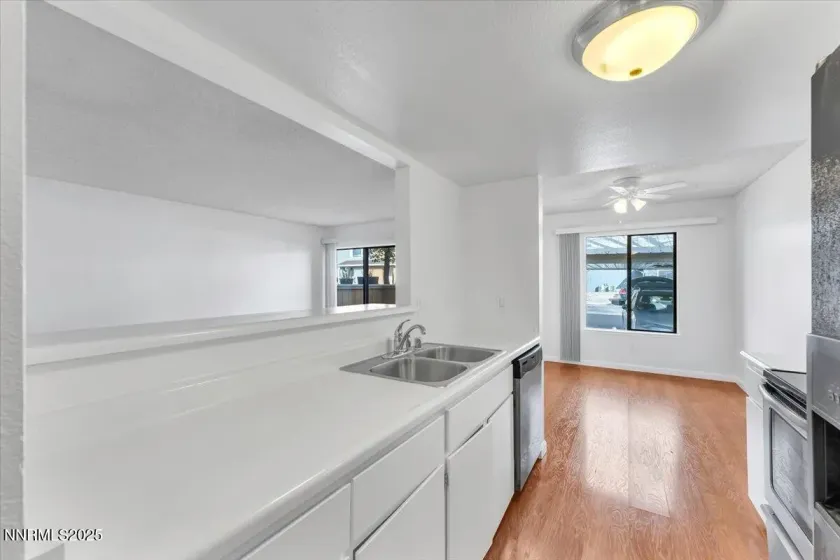 3230 Wedekind, Sparks, Nevada 89431, 2 Bedrooms Bedrooms, ,3 BathroomsBathrooms,Residential,Residential,Wedekind,250057983