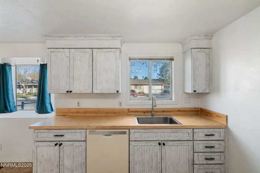 103 Oregon, Yerington, Nevada 89447, 4 Bedrooms Bedrooms, ,2 BathroomsBathrooms,Residential,Residential,Oregon,250057989