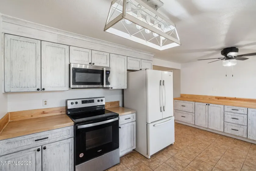 103 Oregon, Yerington, Nevada 89447, 4 Bedrooms Bedrooms, ,2 BathroomsBathrooms,Residential,Residential,Oregon,250057989