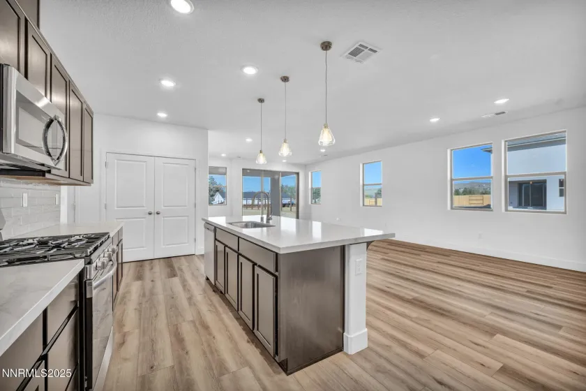 8609 Crandell, Reno, Nevada 89506, 3 Bedrooms Bedrooms, ,2 BathroomsBathrooms,Residential,Residential,Crandell,250057998