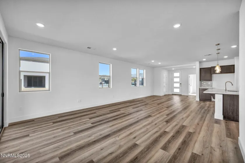 8609 Crandell, Reno, Nevada 89506, 3 Bedrooms Bedrooms, ,2 BathroomsBathrooms,Residential,Residential,Crandell,250057998