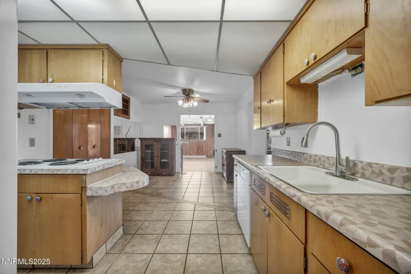 635 Cordone, Reno, Nevada 89502, 3 Bedrooms Bedrooms, ,2 BathroomsBathrooms,Residential,Residential,Cordone,250058004