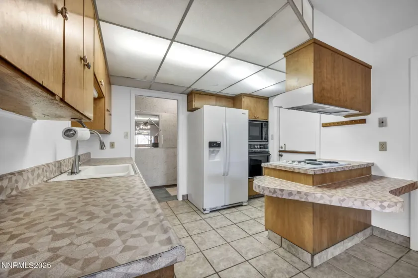 635 Cordone, Reno, Nevada 89502, 3 Bedrooms Bedrooms, ,2 BathroomsBathrooms,Residential,Residential,Cordone,250058004