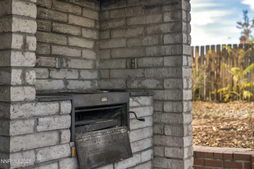 635 Cordone, Reno, Nevada 89502, 3 Bedrooms Bedrooms, ,2 BathroomsBathrooms,Residential,Residential,Cordone,250058004