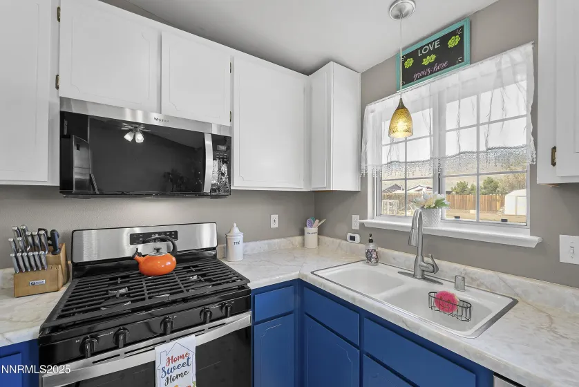 204 Gordon, Dayton, Nevada 89403, 3 Bedrooms Bedrooms, ,2 BathroomsBathrooms,Residential,Residential,Gordon,250058006