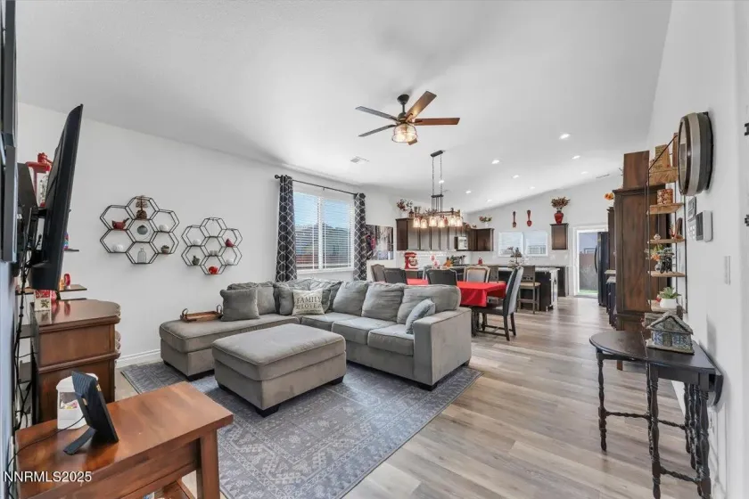 18722 Knott Crk, Reno, Nevada 89508, 4 Bedrooms Bedrooms, ,3 BathroomsBathrooms,Residential,Residential,Knott Crk,250058033