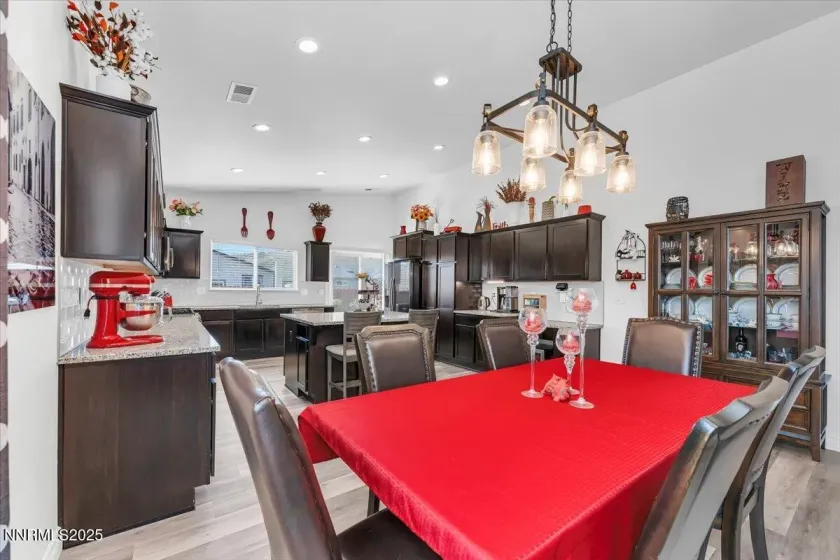 18722 Knott Crk, Reno, Nevada 89508, 4 Bedrooms Bedrooms, ,3 BathroomsBathrooms,Residential,Residential,Knott Crk,250058033