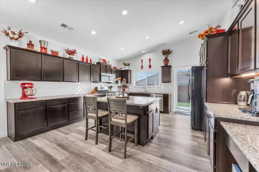 18722 Knott Crk, Reno, Nevada 89508, 4 Bedrooms Bedrooms, ,3 BathroomsBathrooms,Residential,Residential,Knott Crk,250058033