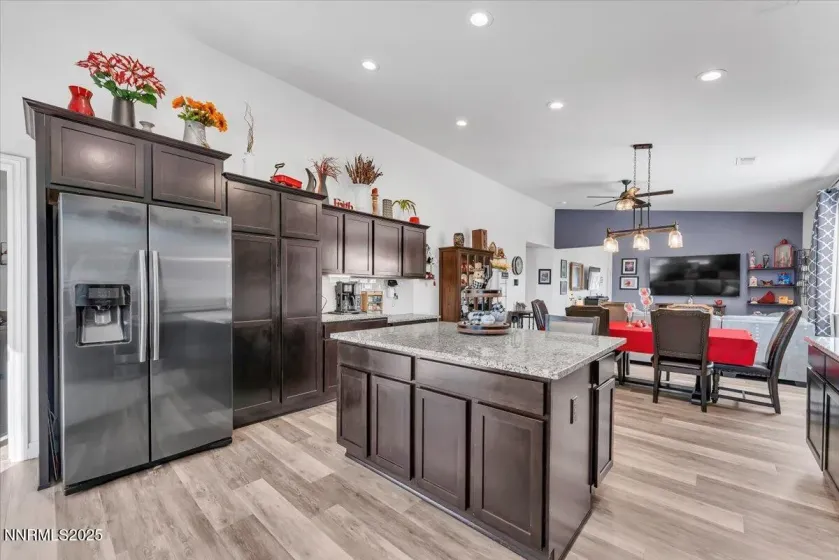 18722 Knott Crk, Reno, Nevada 89508, 4 Bedrooms Bedrooms, ,3 BathroomsBathrooms,Residential,Residential,Knott Crk,250058033