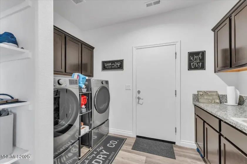 18722 Knott Crk, Reno, Nevada 89508, 4 Bedrooms Bedrooms, ,3 BathroomsBathrooms,Residential,Residential,Knott Crk,250058033