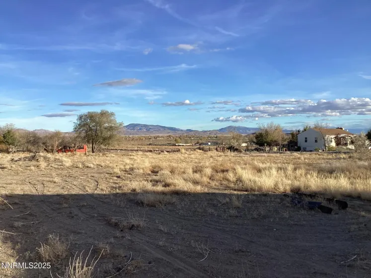 1 Lemos, Yerington, Nevada 89447, 2 Bedrooms Bedrooms, ,1 BathroomBathrooms,Residential,Residential,Lemos,250058036