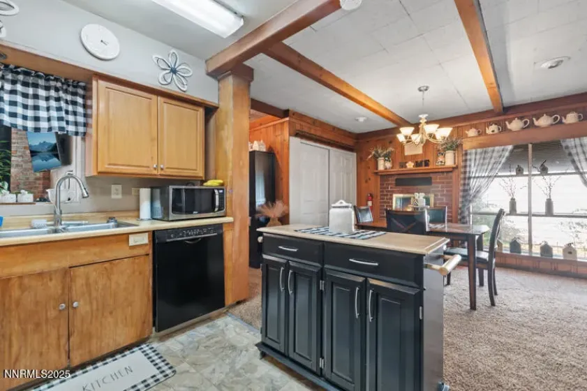 10 Lincoln, Sparks, Nevada 89431, 3 Bedrooms Bedrooms, ,2 BathroomsBathrooms,Residential,Residential,Lincoln,250058038