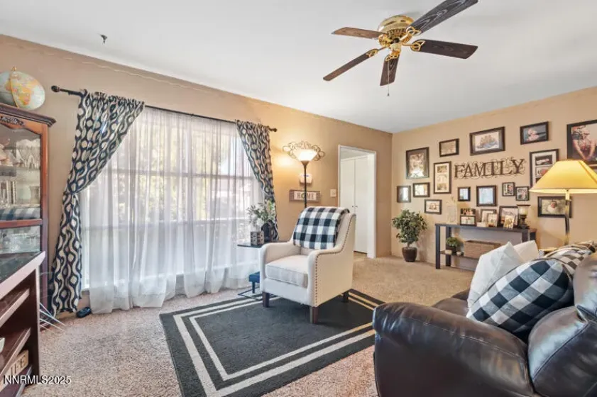 10 Lincoln, Sparks, Nevada 89431, 3 Bedrooms Bedrooms, ,2 BathroomsBathrooms,Residential,Residential,Lincoln,250058038