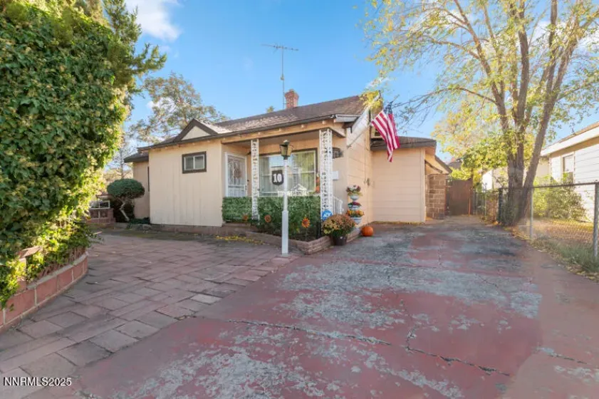 10 Lincoln, Sparks, Nevada 89431, 3 Bedrooms Bedrooms, ,2 BathroomsBathrooms,Residential,Residential,Lincoln,250058038