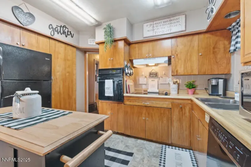 10 Lincoln, Sparks, Nevada 89431, 3 Bedrooms Bedrooms, ,2 BathroomsBathrooms,Residential,Residential,Lincoln,250058038