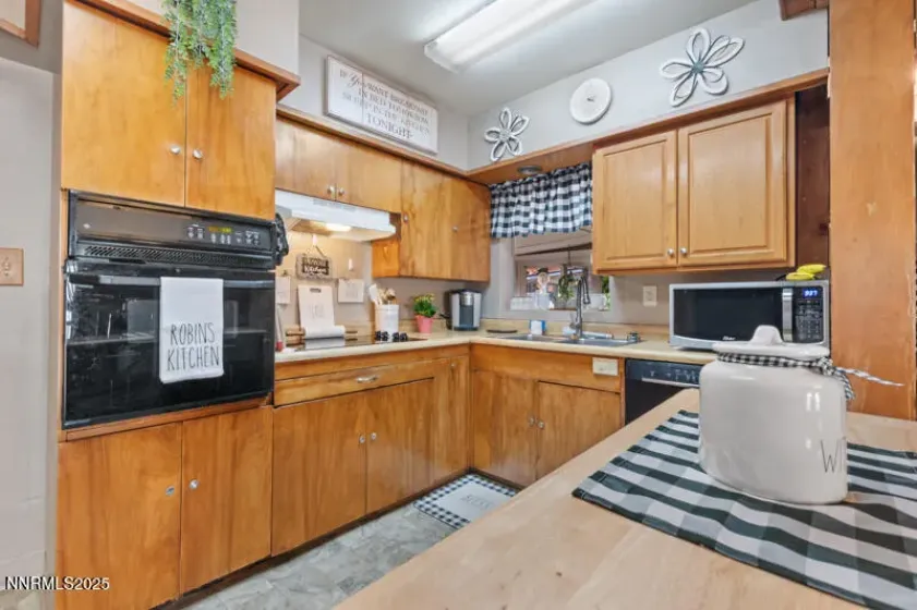 10 Lincoln, Sparks, Nevada 89431, 3 Bedrooms Bedrooms, ,2 BathroomsBathrooms,Residential,Residential,Lincoln,250058038