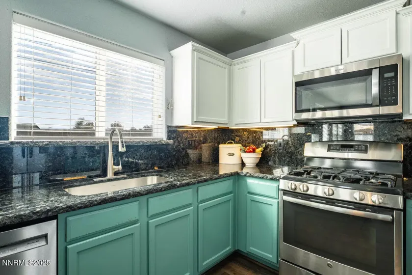 1378 Pin Oak, Gardnerville, Nevada 89410, 4 Bedrooms Bedrooms, ,3 BathroomsBathrooms,Residential,Residential,Pin Oak,250058039