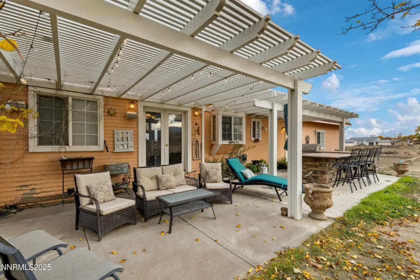 Coverd pergola outdoor Kitchen