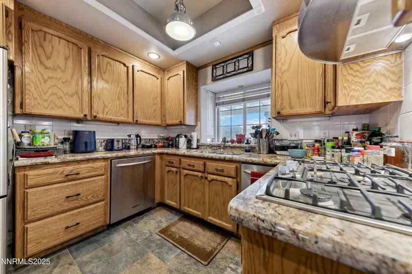 Kitchen with Gas stovetop