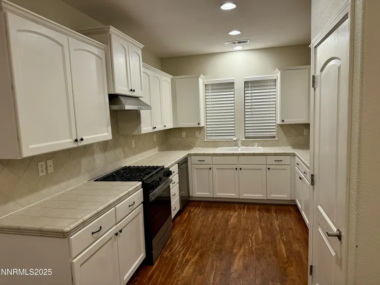 1335 Grand Summit, Reno, Nevada 89523, 3 Bedrooms Bedrooms, ,2 BathroomsBathrooms,Residential,Residential,Grand Summit,250058049