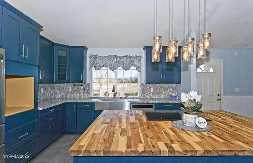 1141 Centerville, Gardnerville, Nevada 89460, 3 Bedrooms Bedrooms, ,2 BathroomsBathrooms,Residential,Residential,Centerville,250058077