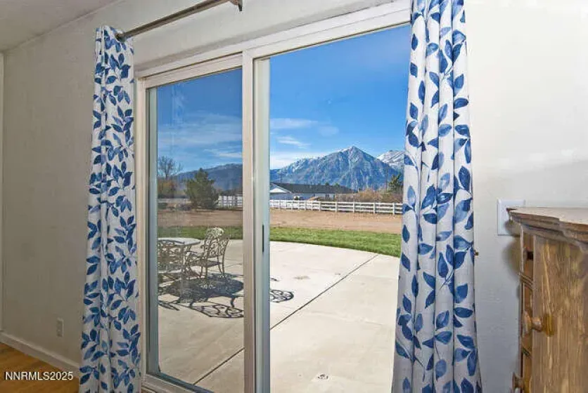 1141 Centerville, Gardnerville, Nevada 89460, 3 Bedrooms Bedrooms, ,2 BathroomsBathrooms,Residential,Residential,Centerville,250058077