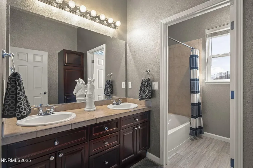 5502 New Mexico, Reno, Nevada 89511, 5 Bedrooms Bedrooms, ,3 BathroomsBathrooms,Residential,Residential,New Mexico,250058078